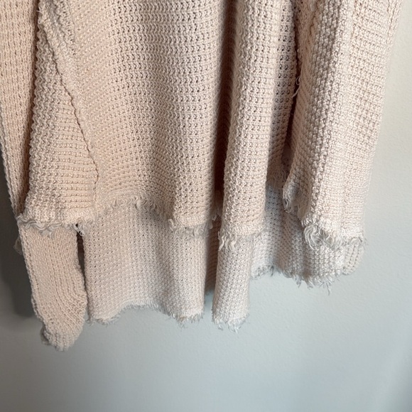 Free People Cold Shoulder Waffle Knit Long Sleeve Sweater Size XS Oversized Boho - Picture 7 of 8